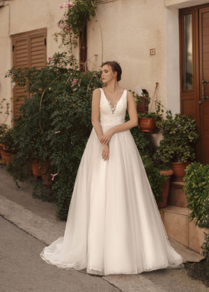 Beaded Ivory Lace Tulle Corset Back Sweet Wedding Dress